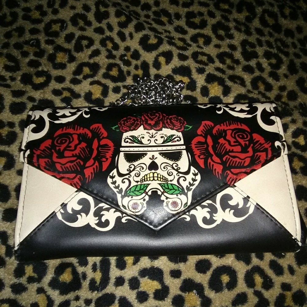 Star Wars clutch with chain